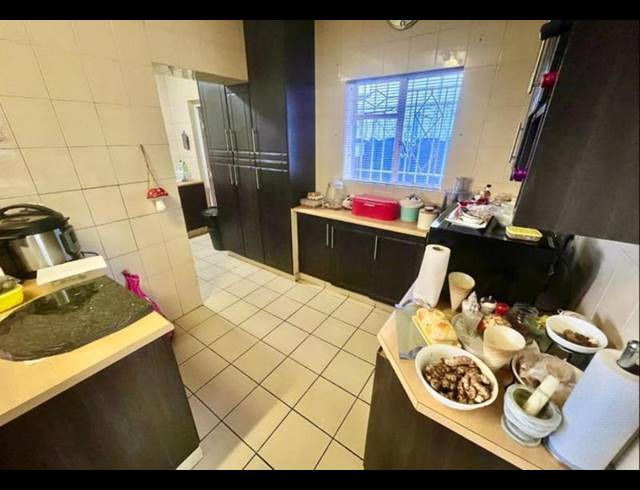 4 BEDROOM HOUSE FOR SALE IN MONDEOR